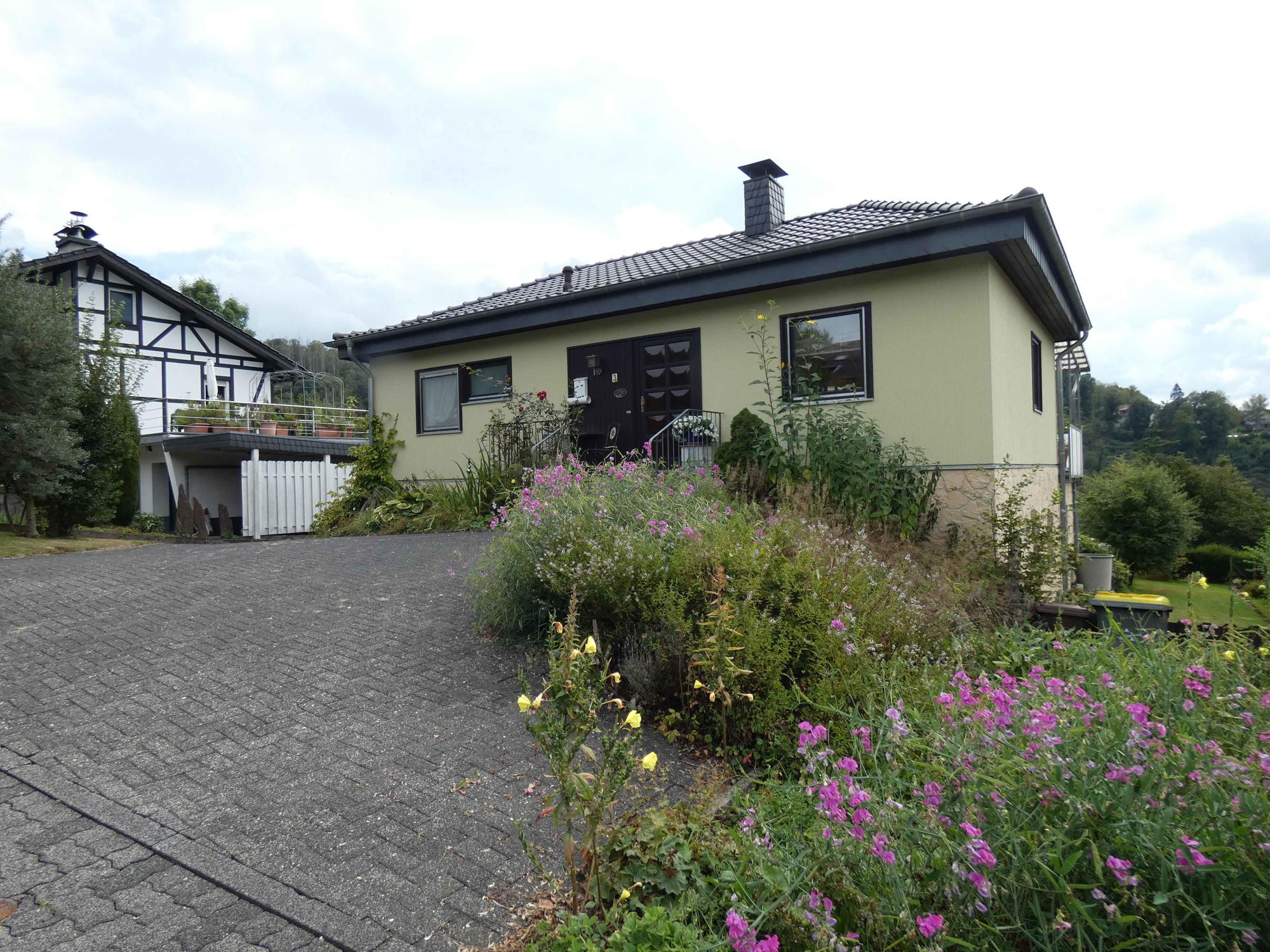 „Zuhause angekommen“
Gepflegtes Einfamilienhaus mit Panoramablick